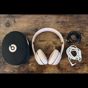 🌟 BEATS Solo3 Wireless On-Ear Headphones - Matte Gold